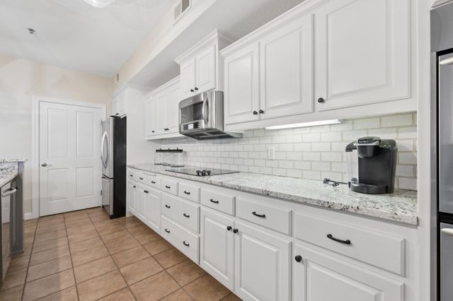 2670 Kelley Parkway 112, Long Lake, MN 55356