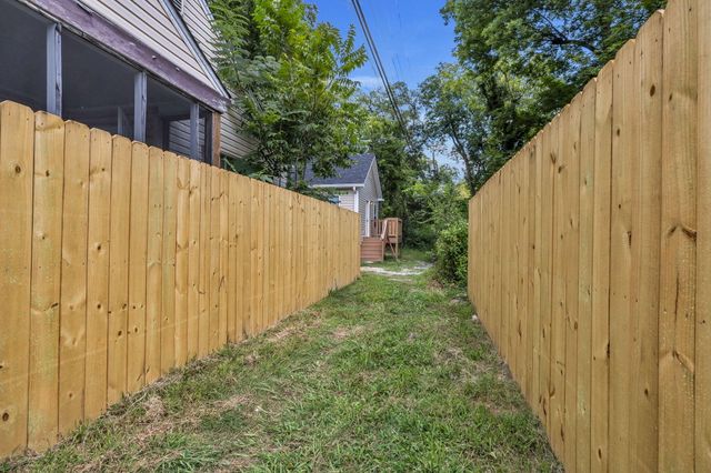 804 N Moore Road, Chattanooga, TN 37411