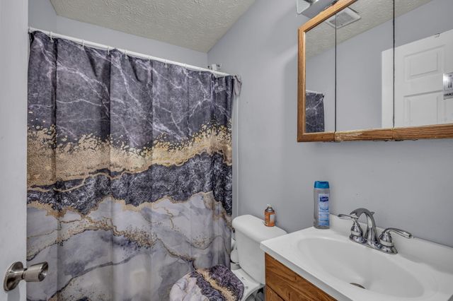 804 N Moore Road, Chattanooga, TN 37411