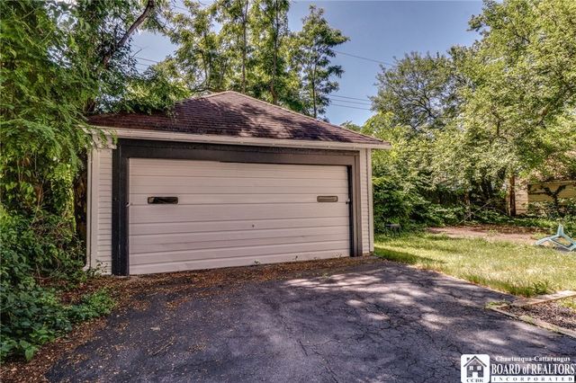 39 Hughes Avenue, Buffalo, NY 14208