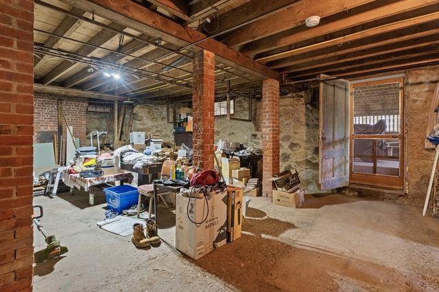 33 Goethals Way, Tisbury, MA 02568