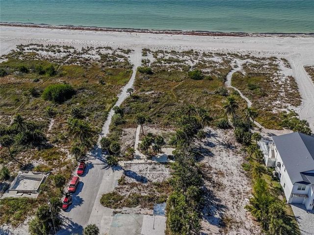 103 Gulf DR, Fort Myers Beach, FL 33931