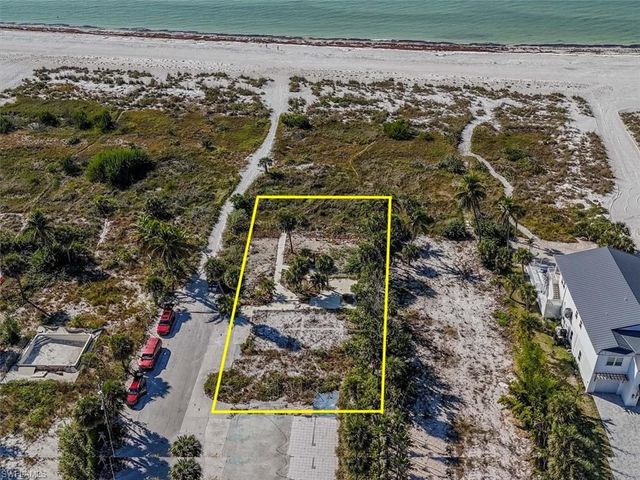 103 Gulf DR, Fort Myers Beach, FL 33931
