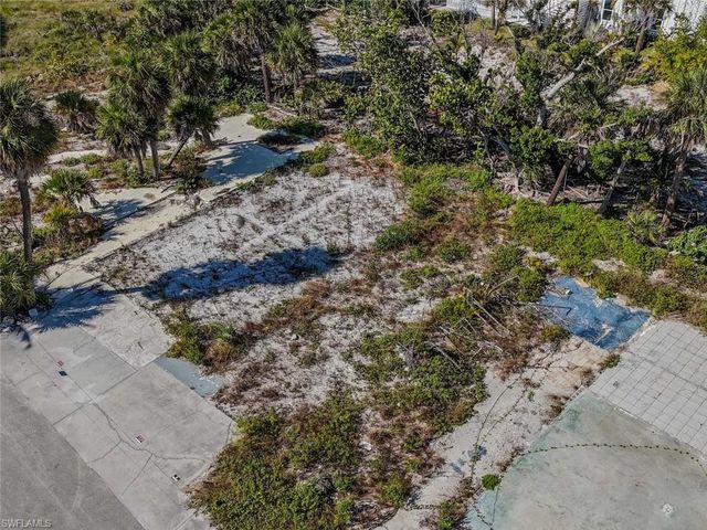 103 Gulf DR, Fort Myers Beach, FL 33931