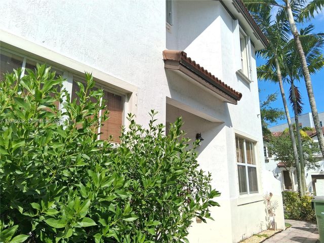 1044 NE 30th Avenue, Homestead, FL 33033