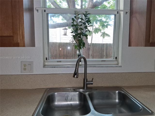 1044 NE 30th Avenue, Homestead, FL 33033