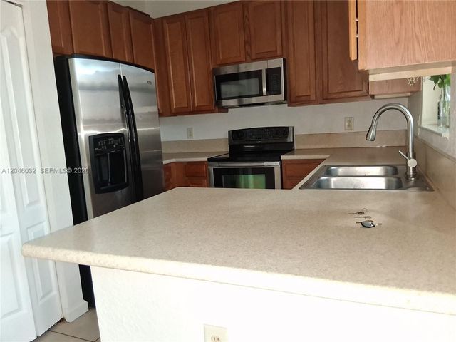1044 NE 30th Avenue, Homestead, FL 33033
