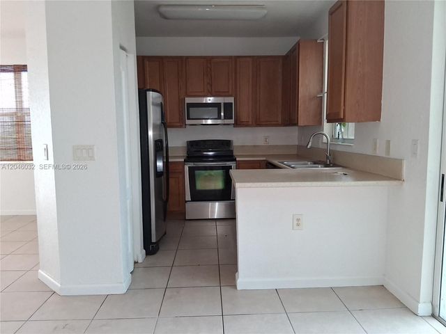 1044 NE 30th Avenue, Homestead, FL 33033