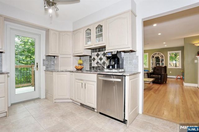 20 Linnea Place, Ringwood, NJ 07456