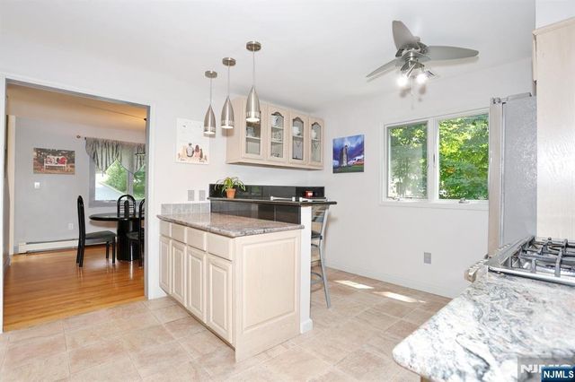 20 Linnea Place, Ringwood, NJ 07456