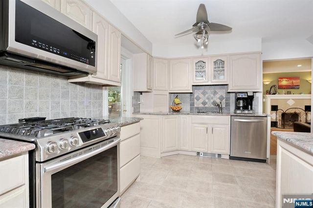 20 Linnea Place, Ringwood, NJ 07456