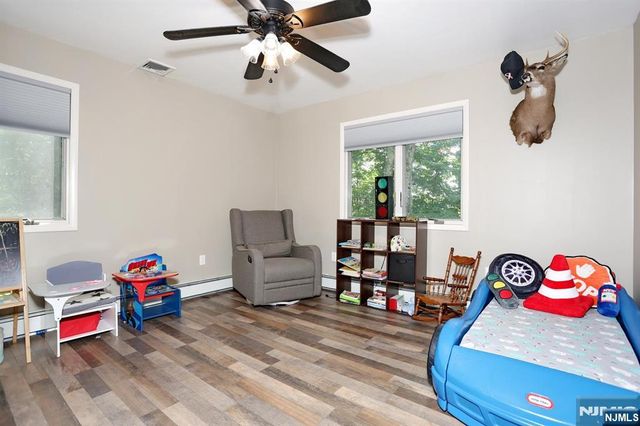 20 Linnea Place, Ringwood, NJ 07456
