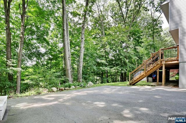 20 Linnea Place, Ringwood, NJ 07456