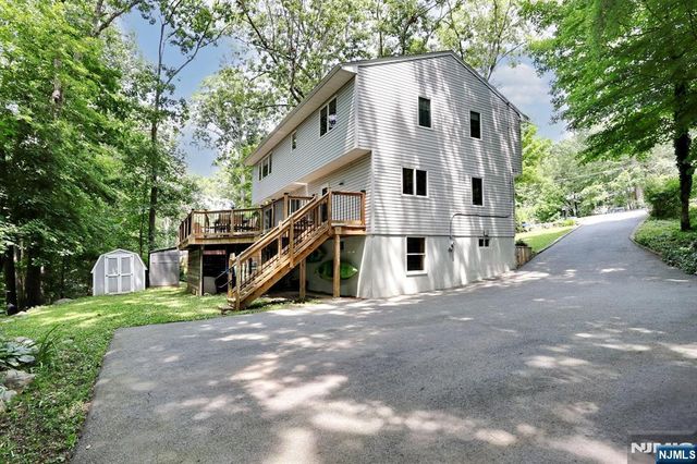 20 Linnea Place, Ringwood, NJ 07456