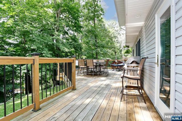 20 Linnea Place, Ringwood, NJ 07456