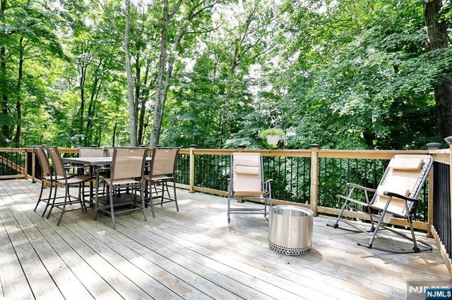 20 Linnea Place, Ringwood, NJ 07456