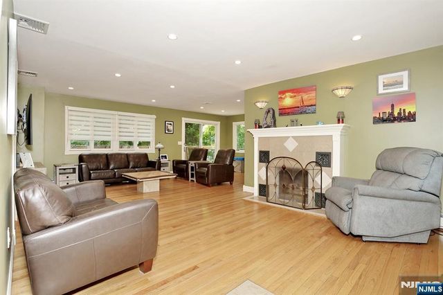 20 Linnea Place, Ringwood, NJ 07456