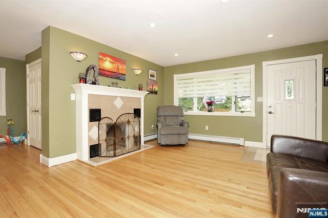 20 Linnea Place, Ringwood, NJ 07456