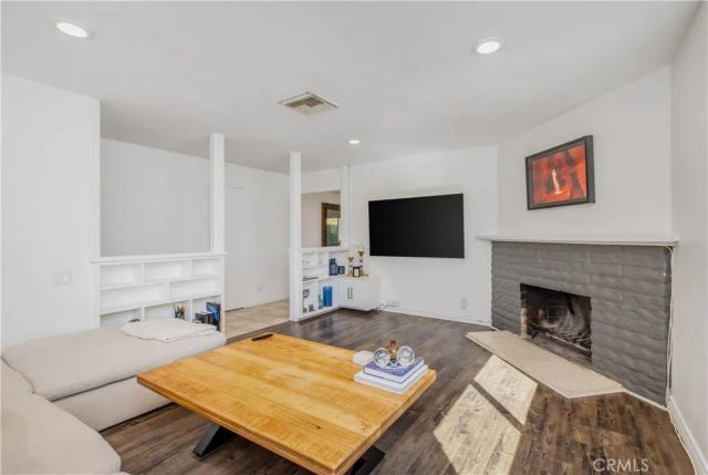 24131 Kittridge, West Hills, CA 91307