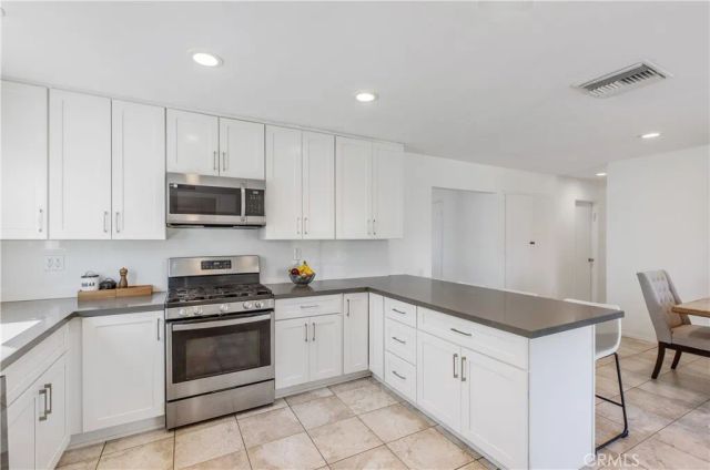 24131 Kittridge, West Hills, CA 91307