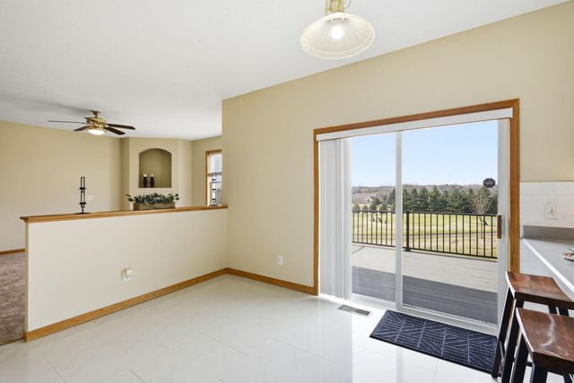 2888 Eagle Valley Drive, Woodbury, MN 55129