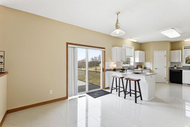 2888 Eagle Valley Drive, Woodbury, MN 55129