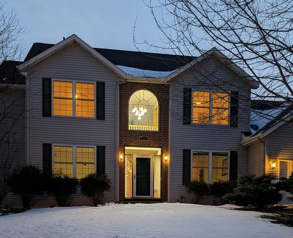 2888 Eagle Valley Drive, Woodbury, MN 55129