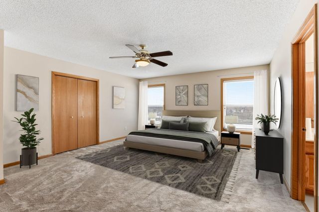 2888 Eagle Valley Drive, Woodbury, MN 55129