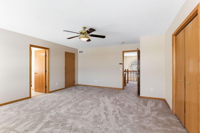 2888 Eagle Valley Drive, Woodbury, MN 55129