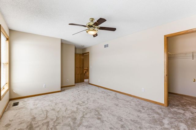 2888 Eagle Valley Drive, Woodbury, MN 55129