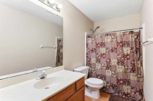 2888 Eagle Valley Drive, Woodbury, MN 55129