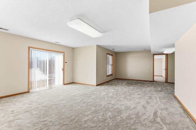 2888 Eagle Valley Drive, Woodbury, MN 55129