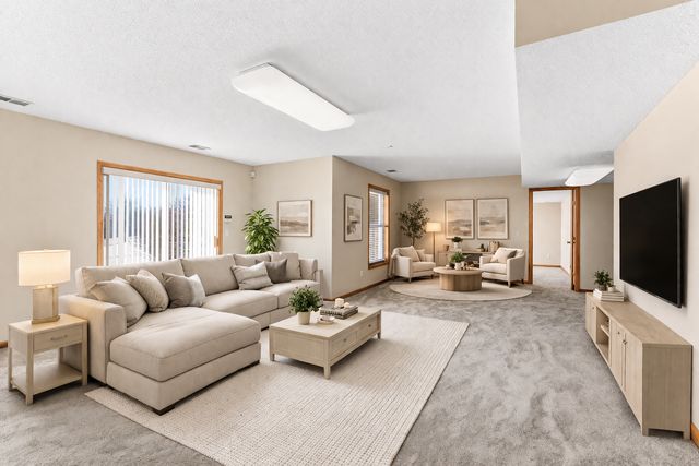 2888 Eagle Valley Drive, Woodbury, MN 55129