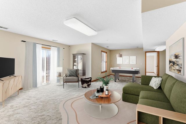 2888 Eagle Valley Drive, Woodbury, MN 55129