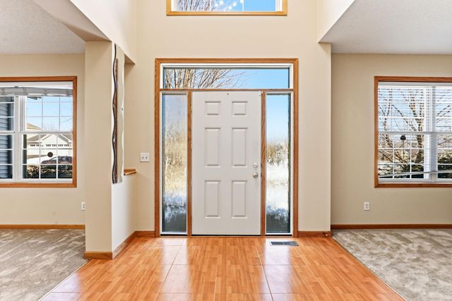 2888 Eagle Valley Drive, Woodbury, MN 55129