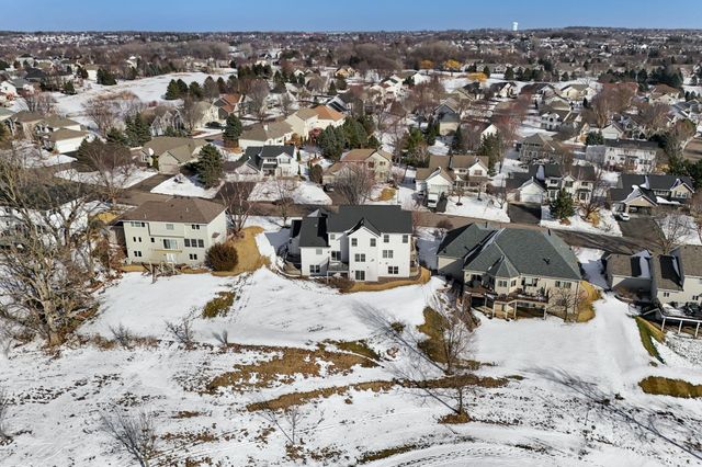 2888 Eagle Valley Drive, Woodbury, MN 55129