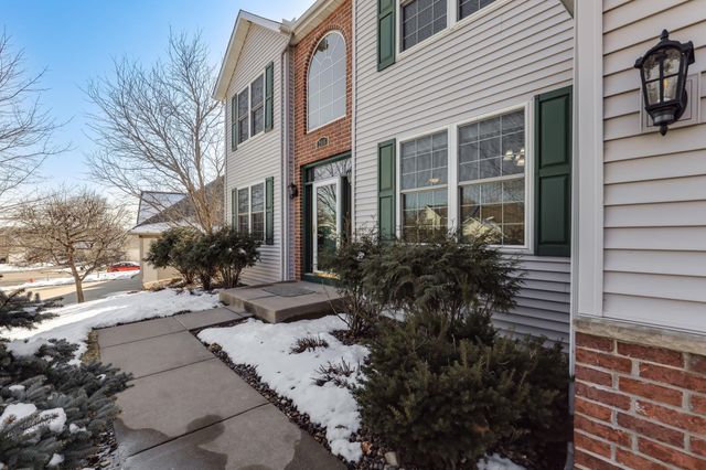 2888 Eagle Valley Drive, Woodbury, MN 55129