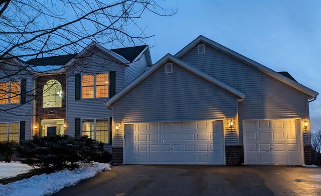 2888 Eagle Valley Drive, Woodbury, MN 55129