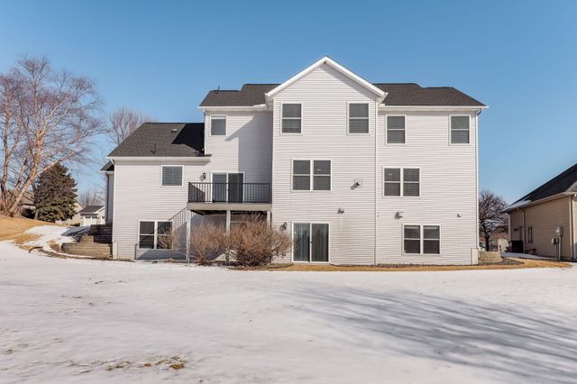 2888 Eagle Valley Drive, Woodbury, MN 55129