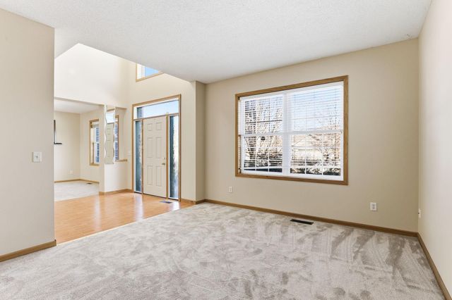 2888 Eagle Valley Drive, Woodbury, MN 55129