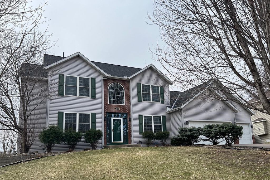 2888 Eagle Valley Drive, Woodbury, MN 55129