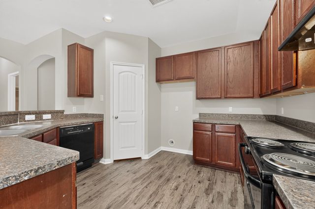 2939 Saint Bernard Drive, Dallas, TX 75233