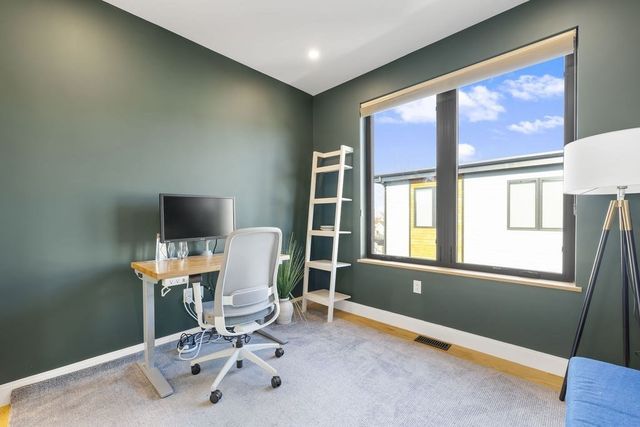 31 Hall St 2, Waltham, MA 02453