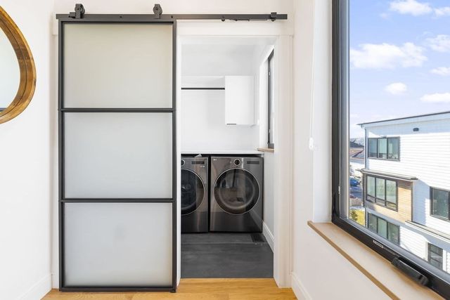 31 Hall St 2, Waltham, MA 02453