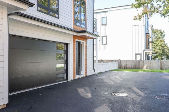 31 Hall St 2, Waltham, MA 02453