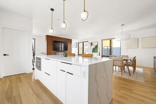 31 Hall St 2, Waltham, MA 02453