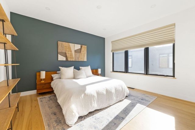 31 Hall St 2, Waltham, MA 02453