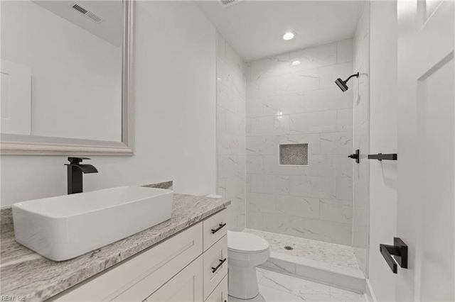 1827 Broadstreet RD, Hampton, VA 23666