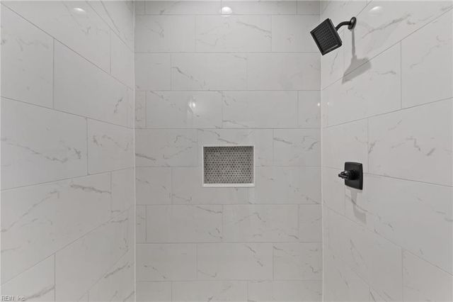 1827 Broadstreet RD, Hampton, VA 23666