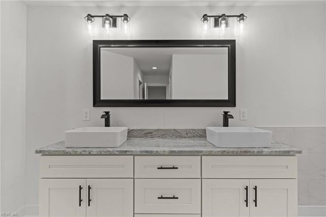 1827 Broadstreet RD, Hampton, VA 23666